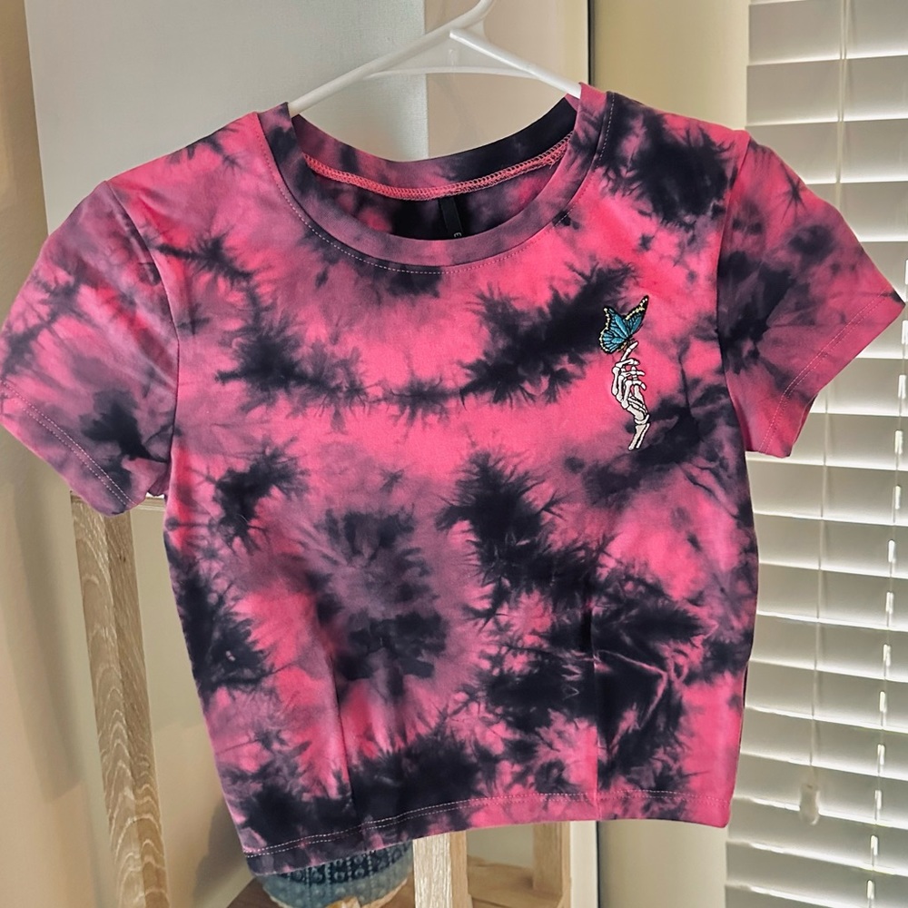 Cropped tie dye graphic baby tee